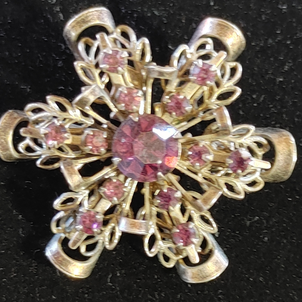 Vintage amethyst snowflake silvertone brooch - Picture 9 of 12
